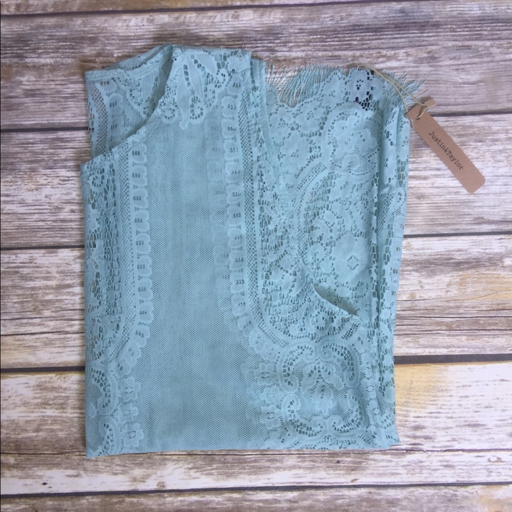 NWT lace boutique top - Picture 2 of 3